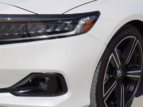 Used 2022 Honda Accord Sport image 2