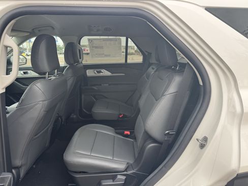 New 2026 Ford Explorer Active w/ Active Comfort Package RWD image 48