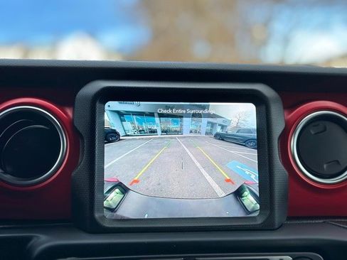 Used 2022 Jeep Gladiator Rubicon image 17