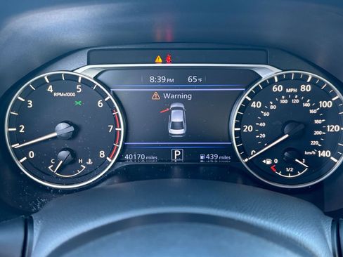 Used 2025 Nissan Altima 2.5 SV FWD image 40