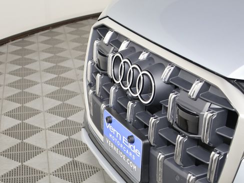 Used 2025 Audi Q7 Premium Plus image 11