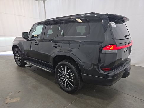 Used 2025 Lexus GX 550 w/ Cold Area Package AWD/4WD image 6