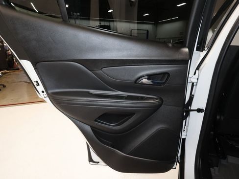 Used 2022 Buick Encore Preferred w/ Safety Package image 20