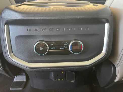 Used 2025 Ford Expedition Max Active image 24