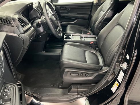 Used 2025 Honda Odyssey EX-L image 17