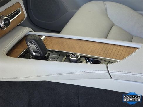 Used 2021 Volvo XC90 T8 Inscription Expression w/ Climate Package image 23