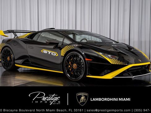 Used 2024 Lamborghini Huracan STO image 1
