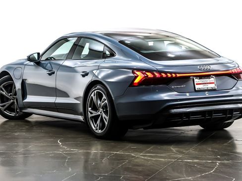 Used 2024 Audi e-tron GT Premium Plus image 12