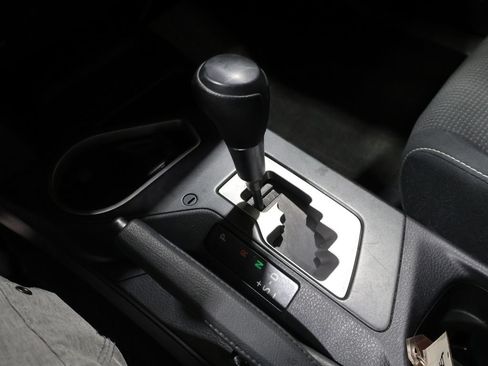 Used 2017 Toyota RAV4 XLE AWD/4WD image 27