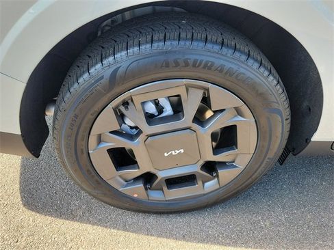 New 2026 Kia Carnival EX image 8