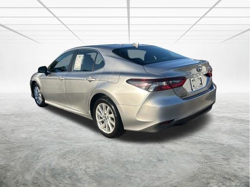 Used 2024 Toyota Camry LE image 6