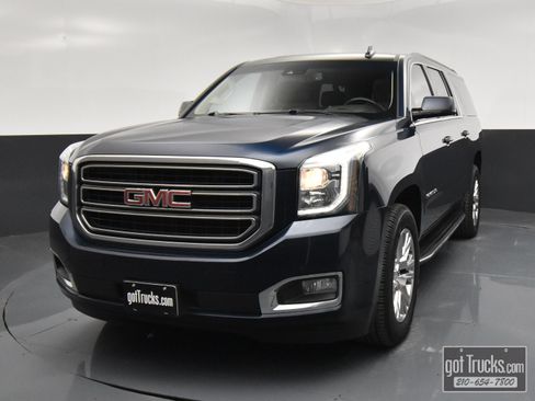 Used 2017 GMC Yukon XL SLT w/ Open Road Package image 48