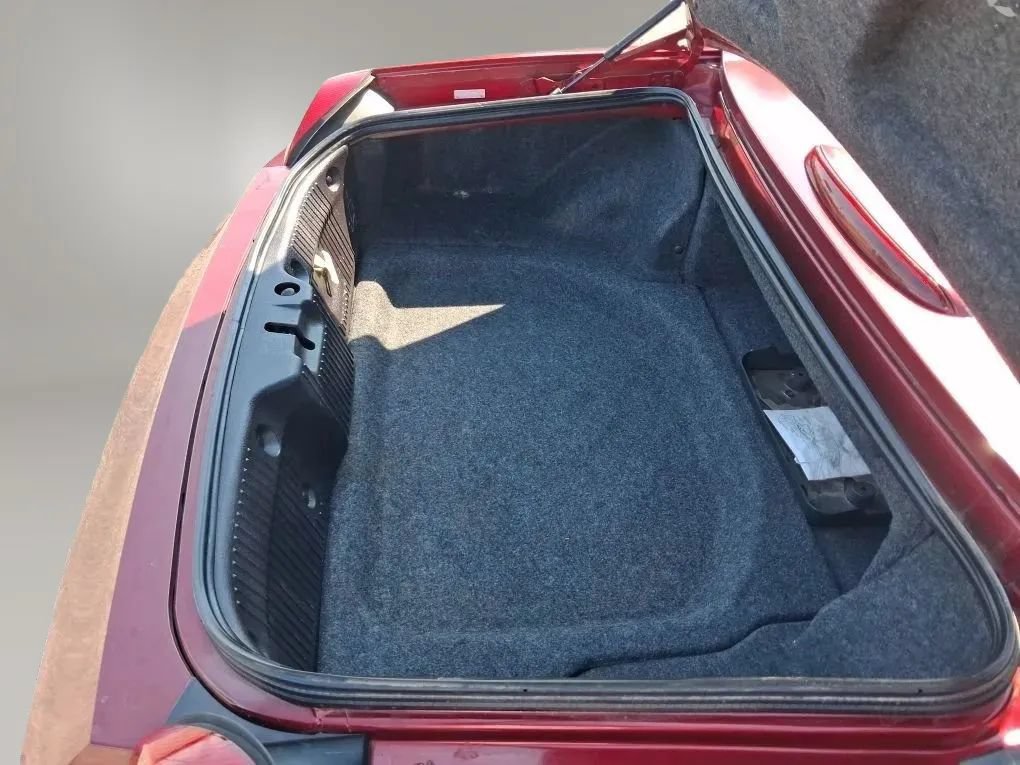Used 2004 Ford Thunderbird RWD image 16