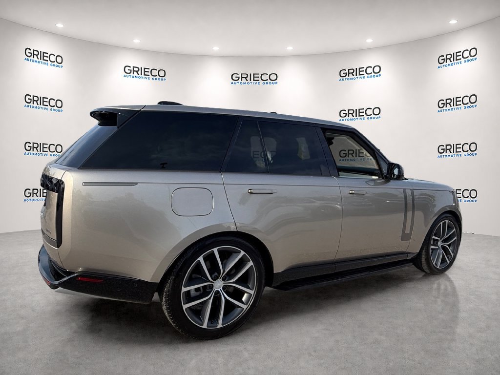 Used 2024 Land Rover Range Rover SE AWD/4WD image 7
