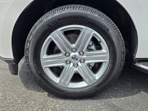 Used 2019 Ford Expedition Max XLT w/ Equipment Group 202A RWD image 11