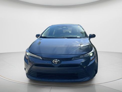 Used 2024 Toyota Corolla LE FWD image 2