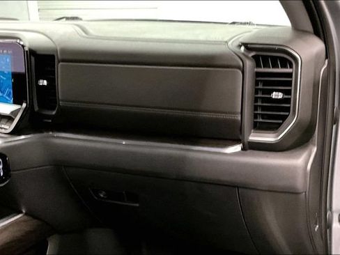 Used 2023 Chevrolet Silverado 1500 LTZ w/ LTZ Convenience Package II AWD/4WD image 19
