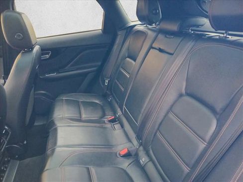 Used 2018 Jaguar F-PACE Prestige image 12