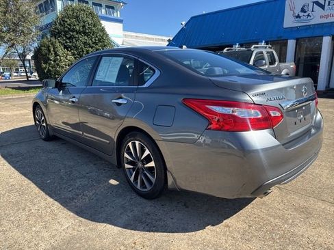 Used 2017 Nissan Altima 2.5 SV FWD image 7