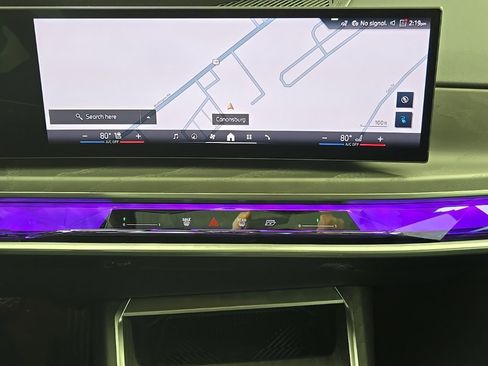 Used 2025 BMW i7 xDrive60 w/ Premium Package image 19