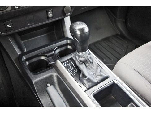 Used 2016 Toyota Tacoma SR5 image 28