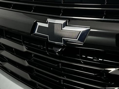 Used 2025 Chevrolet Suburban RST image 22