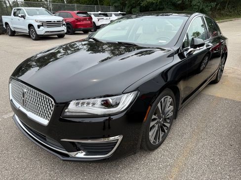 Used 2017 Lincoln MKZ Reserve FWD image 5