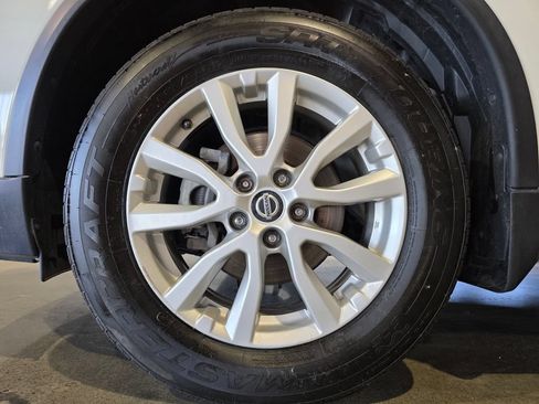 Used 2020 Nissan Rogue SV AWD/4WD image 26