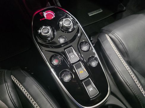 Used 2023 McLaren GT RWD image 15