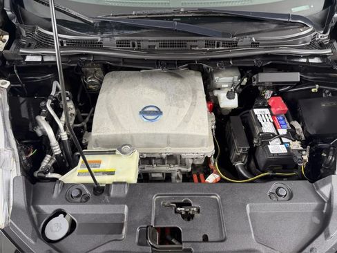 Used 2013 Nissan Leaf SL w/ Premium Pkg FWD image 41
