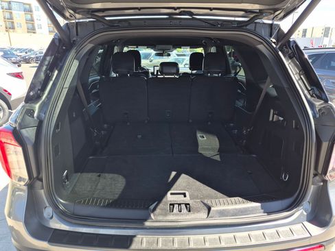 Used 2025 Ford Explorer ST-Line w/ ST-Line Street Pack AWD/4WD image 30