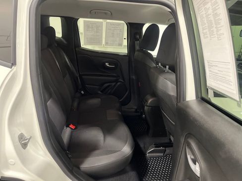 Used 2023 Jeep Renegade Trailhawk image 23