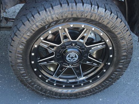 Used 2023 Toyota Tundra SR5 w/ SR5 Convenience Package AWD/4WD image 15