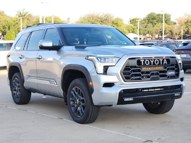 Used 2025 Toyota Sequoia Platinum AWD/4WD image 2