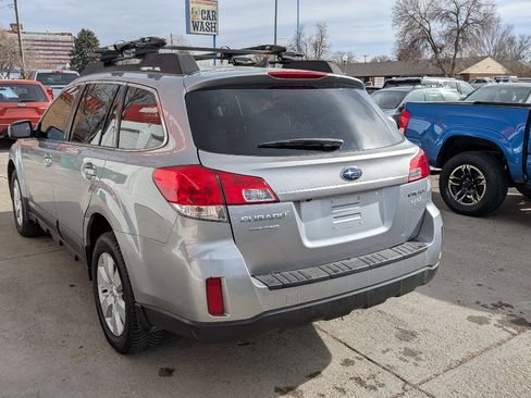 Used 2011 Subaru Outback 2.5i Limited w/ PWR Moonroof Pkg image 7