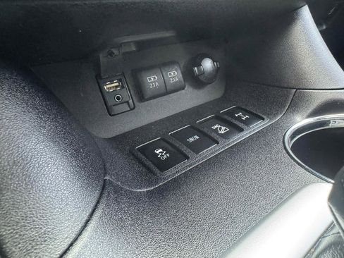 Used 2017 Toyota Highlander SE image 52