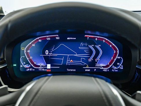 Certified 2023 BMW 530e w/ Convenience Package image 30