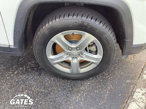 Used 2024 Jeep Compass Latitude AWD/4WD image 12
