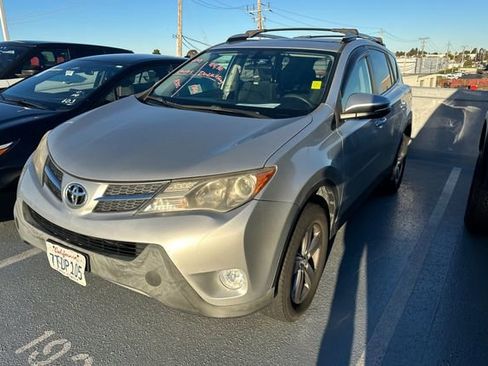 Used 2015 Toyota RAV4 XLE image 2