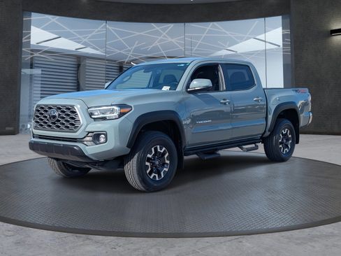 Used 2023 Toyota Tacoma TRD Off-Road image 2