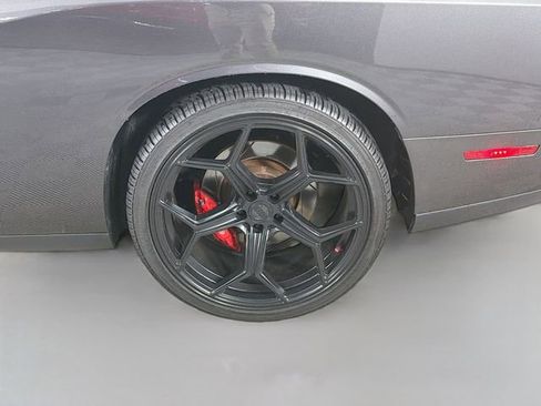 Used 2017 Dodge Challenger SRT Hellcat RWD image 35