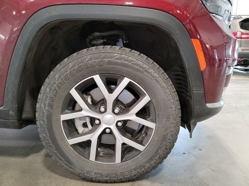 Used 2024 Jeep Grand Cherokee L Limited AWD/4WD image 16