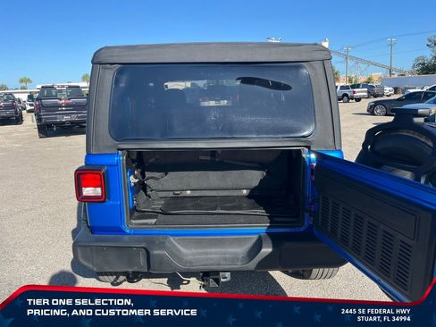 Used 2022 Jeep Wrangler Sport AWD/4WD image 10