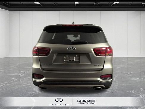 Used 2019 Kia Sorento EX image 4