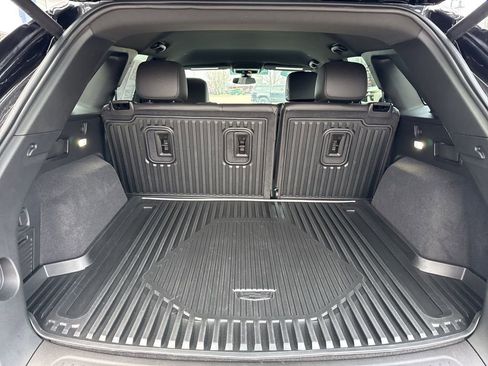 Certified 2025 Cadillac XT5 Luxury w/ LPO, Floor Liner Package image 35