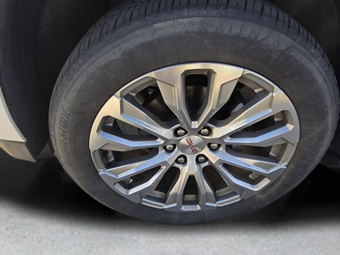 Used 2023 GMC Yukon Denali image 9