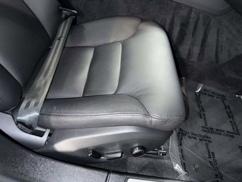 Used 2025 Volvo S60 B5 Plus FWD image 15