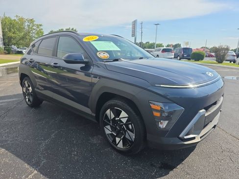 Used 2025 Hyundai Kona SEL FWD image 4