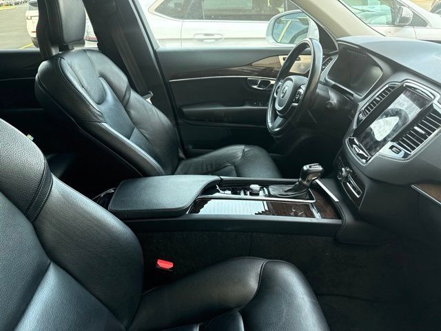 Used 2016 Volvo XC90 T6 Momentum w/ Momentum Plus Package AWD/4WD image 4