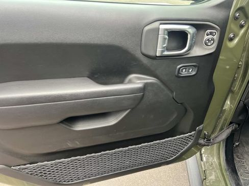 Used 2024 Jeep Wrangler Unlimited Sport AWD/4WD image 15